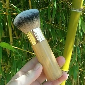Tarte bamboo brush